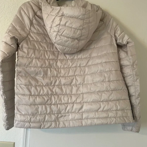 Everlane Renew Puffer Hoodie Cream - Picture 3 of 6